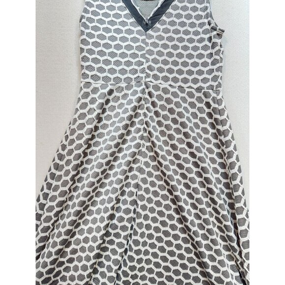 Pixley Women's Textured A-Line Midi Dress Size M Gray White Geometric Sleeveless - Picture 11 of 12
